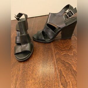 Black Reba Skyla sandals, size 6